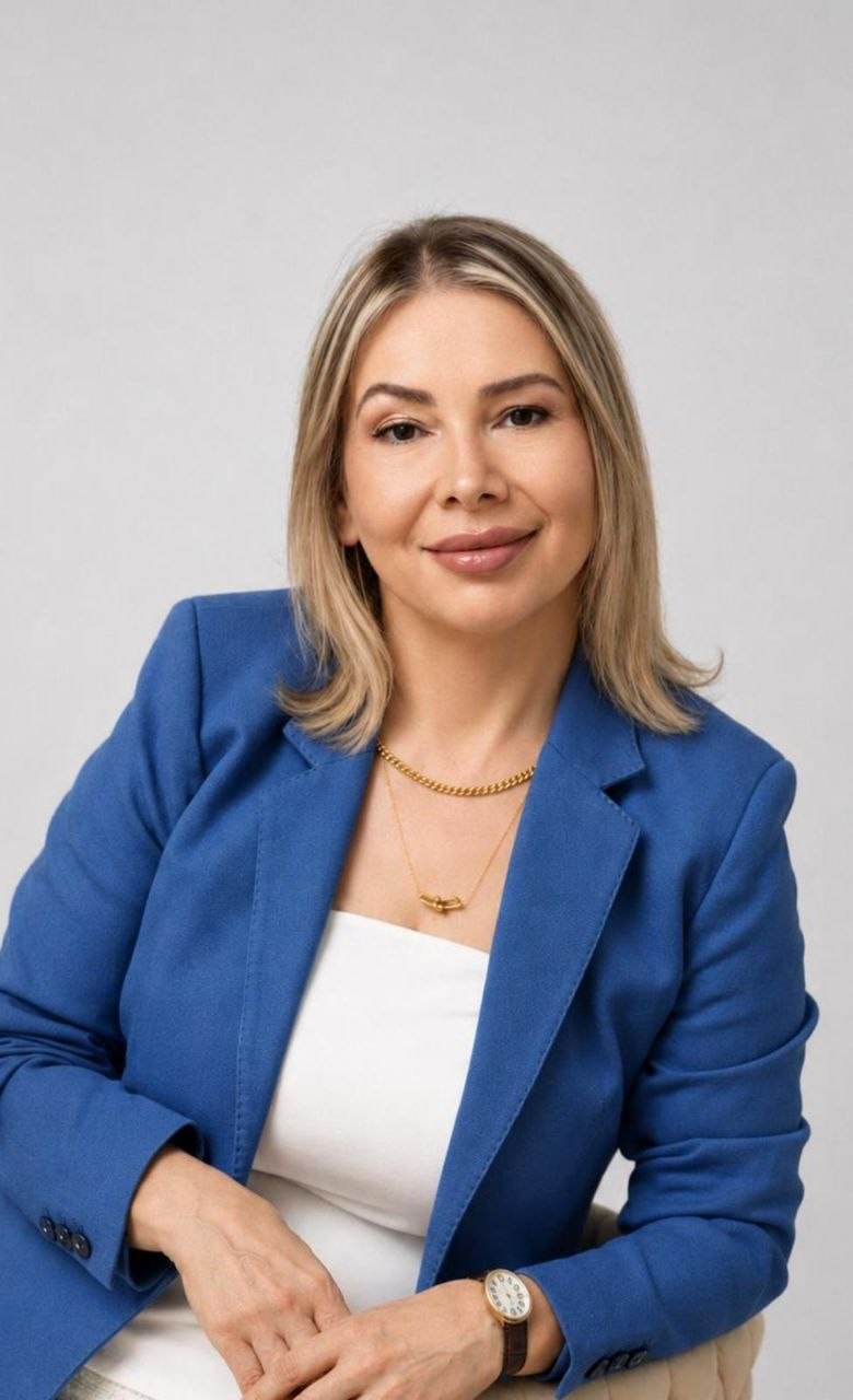 Leila Samadi - Artist & Instructor